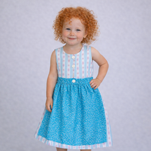 Baby-Dirndl aus gestreiftem Vintagestoff