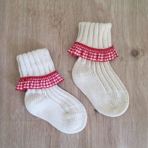 Bio Babysocken zum Dirndl