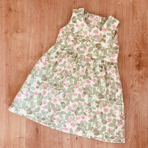Kinder- und Baby-Dirndl mit Erdbeermuster