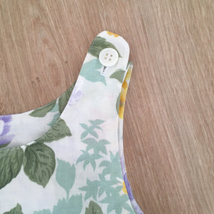 Kleid aus Vintagestoff mit großen Blumen