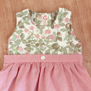 Kinder- und Baby-Dirndl mit Erdbeermuster